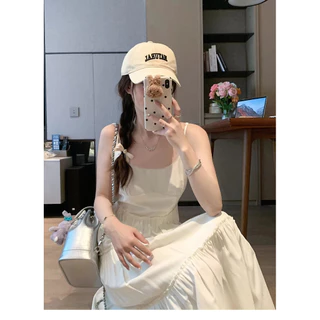 Betty house🌸พร้อมส่ง ชุดเดรสยาวผู้หญิง เดรสผู้หญิง ชุดน่ารัก สายเดี่ยวเซ็กซี่ เอวแคบ ดีไซน์จีบ สีเบจ