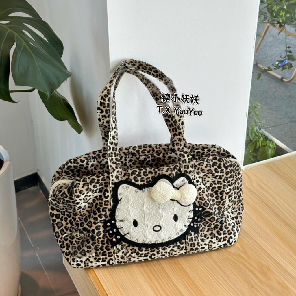 เสือดาวพิมพ์ kitty Cat กระเป๋าสะพาย Tote Bag กระเป๋าผ้าใบ Niche กระเป๋ายุคกลางกระเป๋าหญิงขนาดใหญ่ความจุ Retro Hot Girl Harajuku