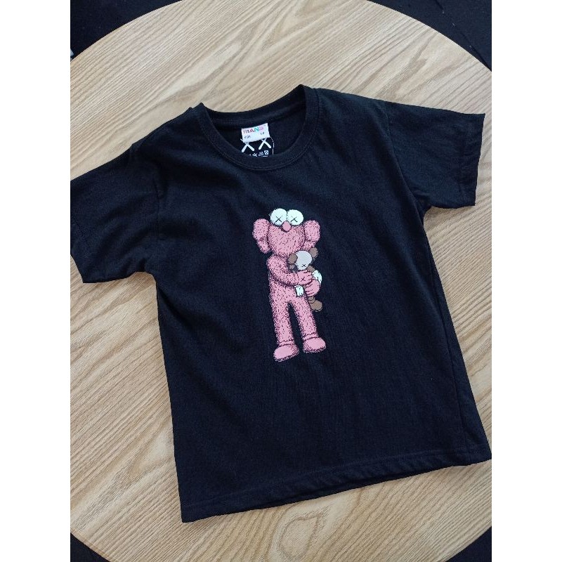 Kaws Microfibre Tshirt เสื้อไมโครไฟเบอร์ Limited Edition