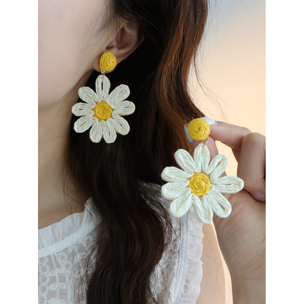 Raffia Flowers Missing Midsummer Romance] [ต่างหู เพราะคลิปหู Sweet Niche Vacation Summer Sting Swee