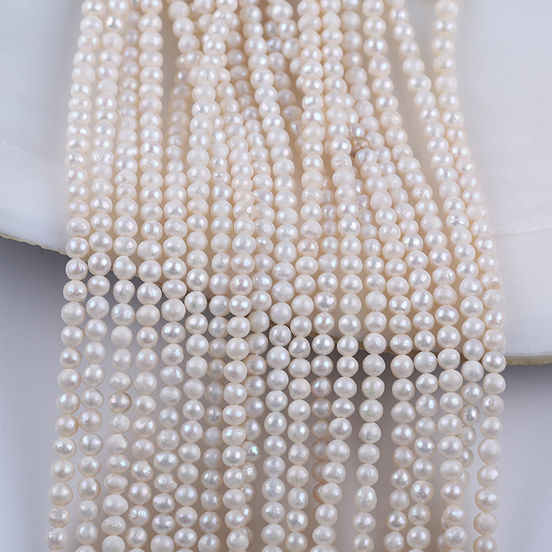 มุกกลมสีขาวแท้ ขนาด 4-4.5 มม. พร้อมทำเป็นสร้อยคอและสร้อยข้อมือ