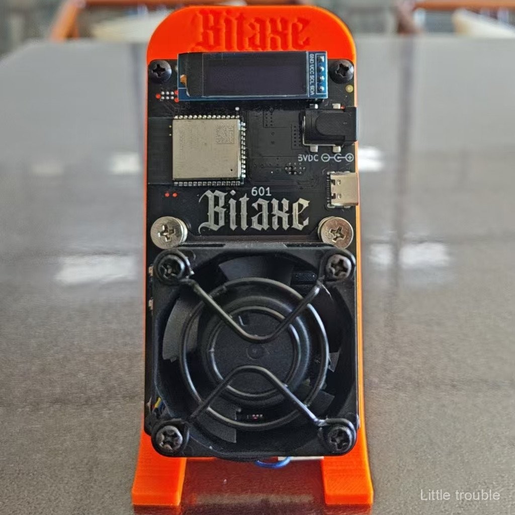 BTC miner mining Bitaxe Gamma601 BM1370 Lotto Machine ใหม่ 1.2TH การใช้พลังงาน 18W เงียบ 2025