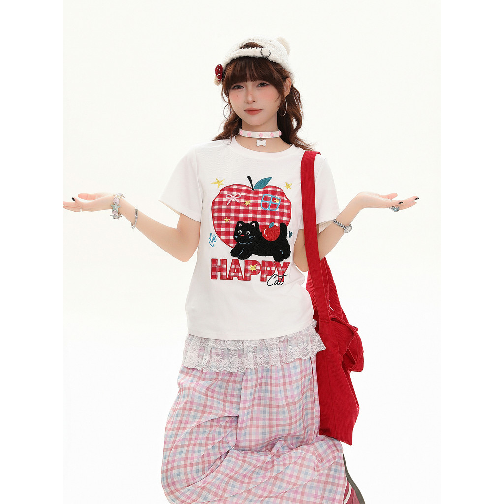 ส่งจากไทย เสื้อยืดแขนสั้นลายแมวดำและแอปเปิล เสื้อฤดูร้อนตัวนี้เหมาะสำหรับผู้หญิงและเหมาะกับสาวหวาน – โปรปัง