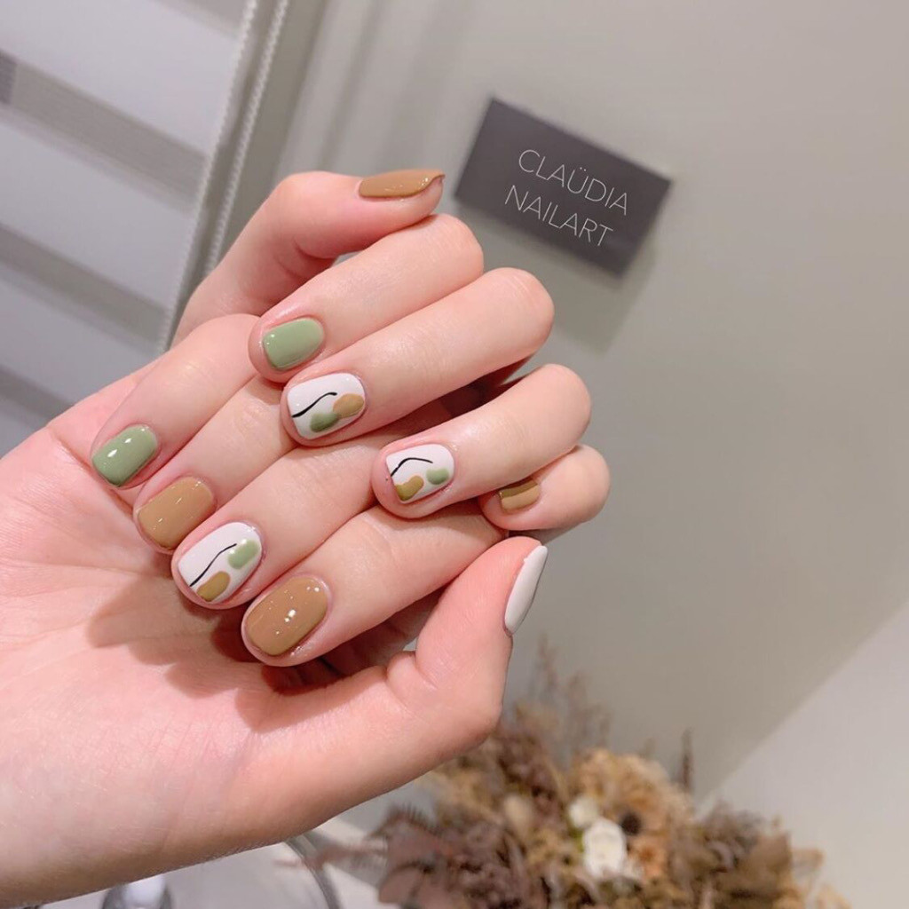 24 ชิ้นเล็บปลอมเล็บสดน่ารักแฟชั่นสําเร็จรูปเล็บแพทช์สวมใส่เล็บ ร077