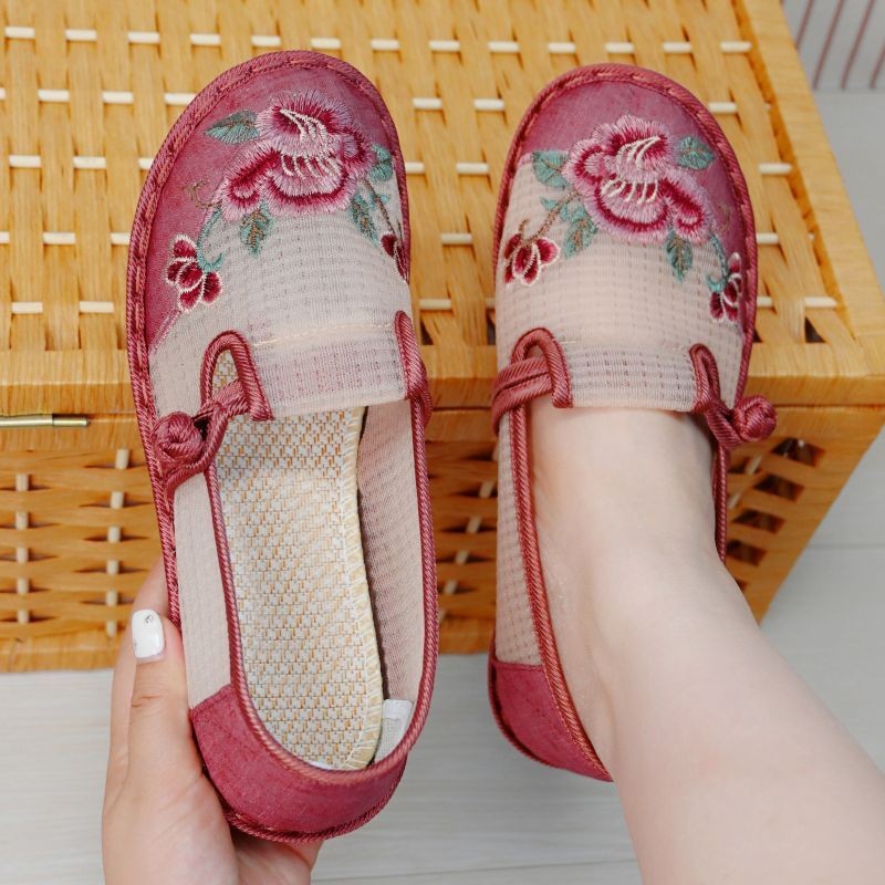 รองเท้า Hanfu ตาข่ายโบราณพื้นผิว Slip-On รองเท้าปักใหม่จีนสไตล์ชาติพันธุ์ Anti-Slip Breathable เก่าปักกิ่งผู้หญิง