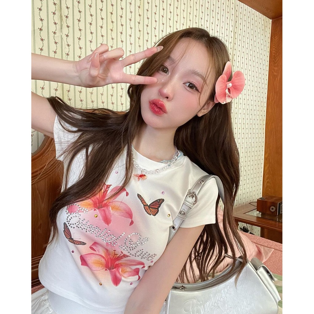 Nuziro Baby Tee - ผีเสื้อแฟชั่นที่สวยงามดอกไม้พิมพ์เสื้อยืดแขนสั้นสำหรับสุภาพสตรี #C105