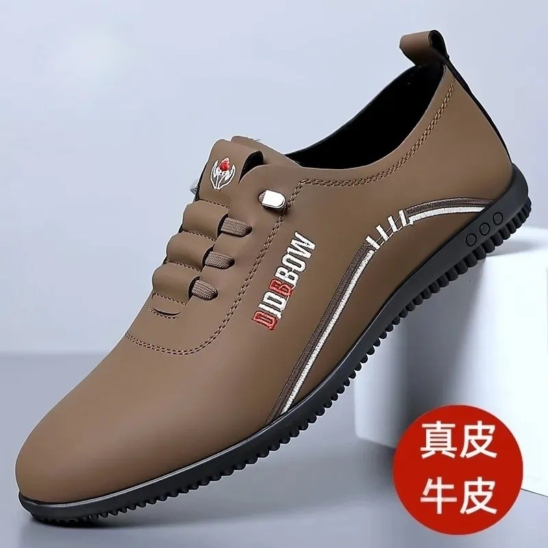 2024 รองเท้าผู้ชายสไตล์ใหม่ Soft Sole ผู้ชาย High-End รองเท้าหนังแท้ Breathable สไตล์ใหม่อินเทรนด์รองเท้าหนังลําลอง Soft Sole พื้นผิวนุ่ม HBMR