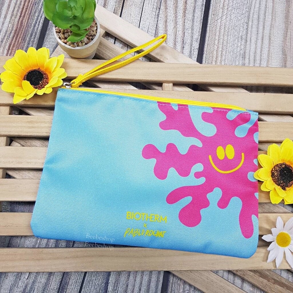 กระเป๋า biotherm X pablorochat summer 2022 สีฟ้าซิปเหลือง
