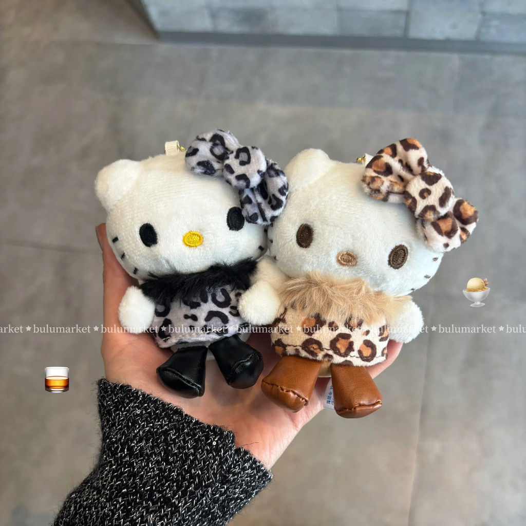 เสือดาวพิมพ์ Furry hellokitty ตุ๊กตาผ้ากํามะหยี่ จี้ห้อยกระเป๋า เครื่องประดับขนาดเล็ก Hello กระเป๋านักเรียน halro จี้