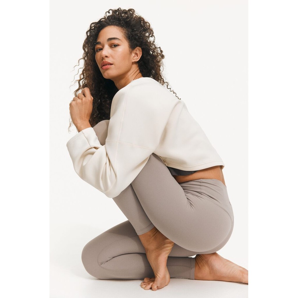 H&M(เอชแอนด์เอ็ม) Yoga leggings in SoftMove™ Women Yoga leggings with SoftMove™ Lycra® 1255283_3