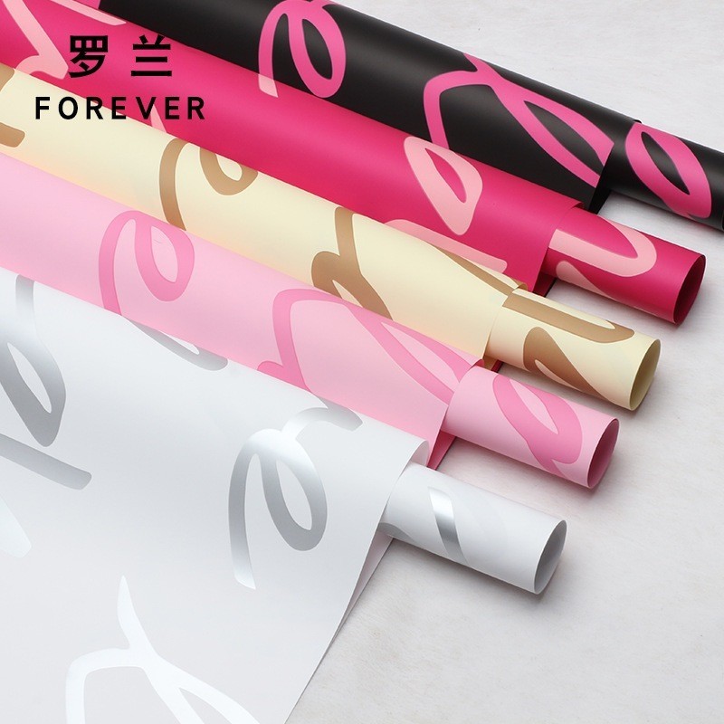 กระดาษห่อดอกไม้รุ่น LOVE กระดาษห่อช่อดอกไม้ขนาด 58x58 ซม. กันน้ำ 100%