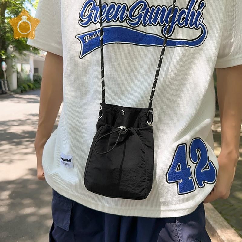 [GE] กระเป๋าสะพายไนลอนเกาหลีสําหรับผู้ชายผู้หญิง Chic Crossbody Bucket Bag Casual Small Handbag Draw