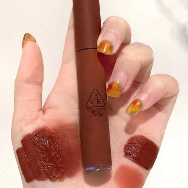 ลิปกลอส ลิปกันน้ํา ลิป 4u2 3ce Velvet Round Tube Lip Gloss taupe Lipstick Matte Brick Red bitterhour