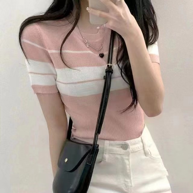 2025 ฤดูร้อนสไตล์ใหม่เกาหลีรุ่นแฟชั่นรอบคอลาย All-Match แขนสั้นหญิงหมายเหตุสไตล์ Me BML4