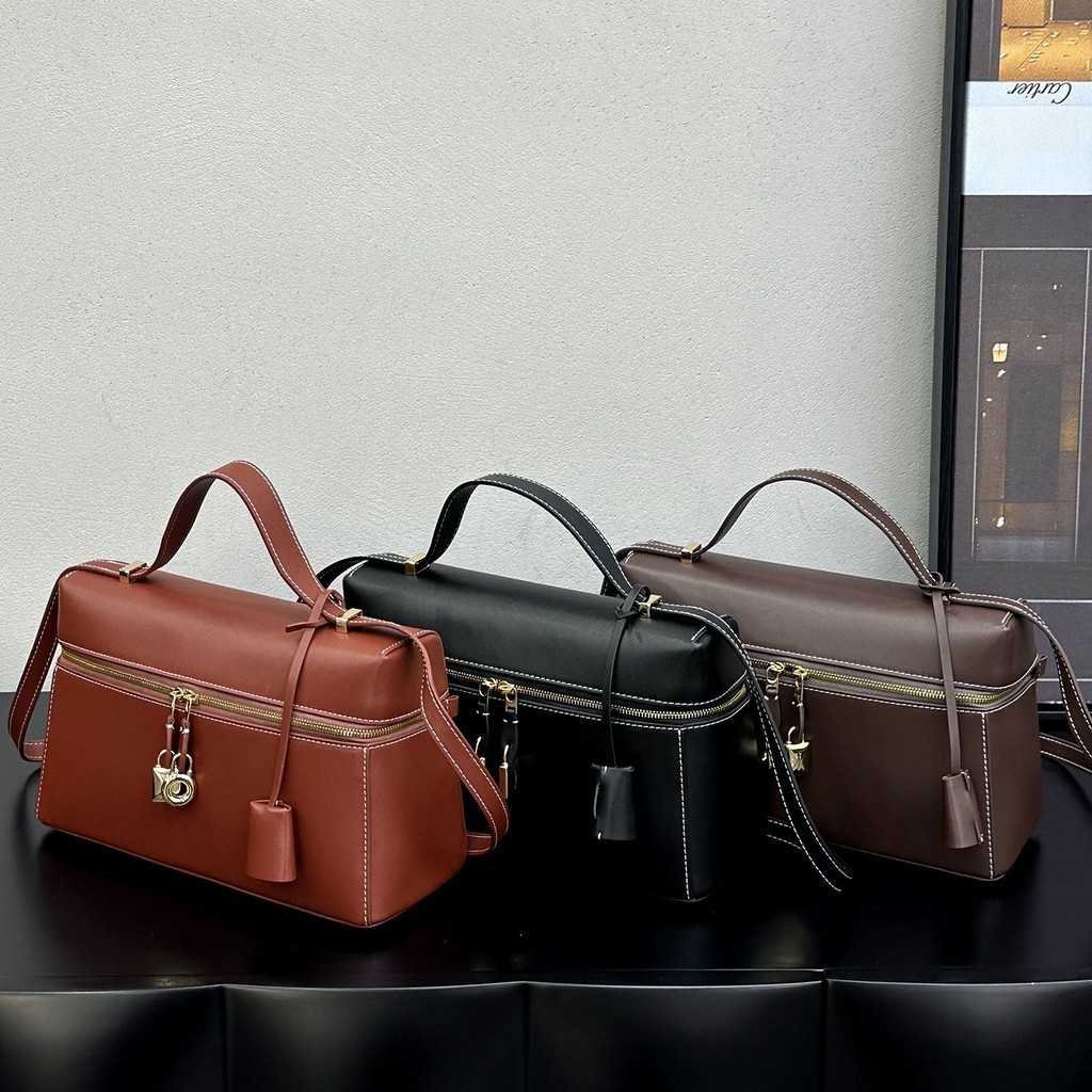 LP27 กระเป๋าถือกระเป๋าสะพายเคลือบเงาหนังแท้ Loro Piana กระเป๋าเครื่องสําอางแฟชั่นระดับไฮเอนด์ความจุข