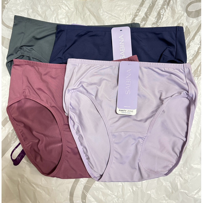 Sabina กางเกงชั้นใน เบสิค ทรงครึ่งตัว รหัส SUZM4112SD สีเทาเข้ม