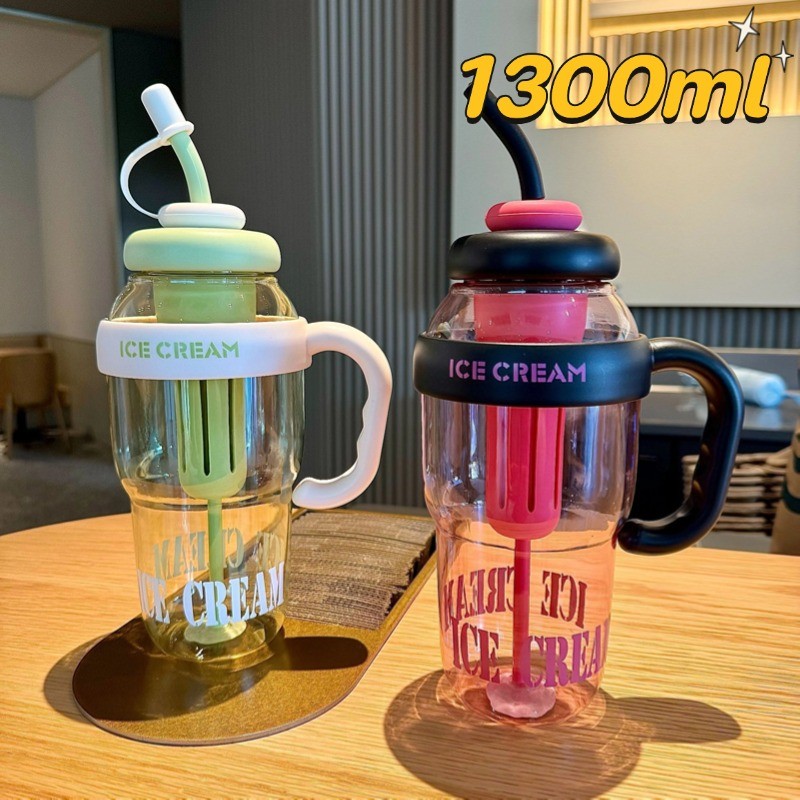 พร้อมส่ง แก้วใส่น้ำ สไตล์น่ารักใหม่ ความจุขนาดใหญ่ 1300ml พร้อมหลอด กันรั่วซึม แบบพกพาได้