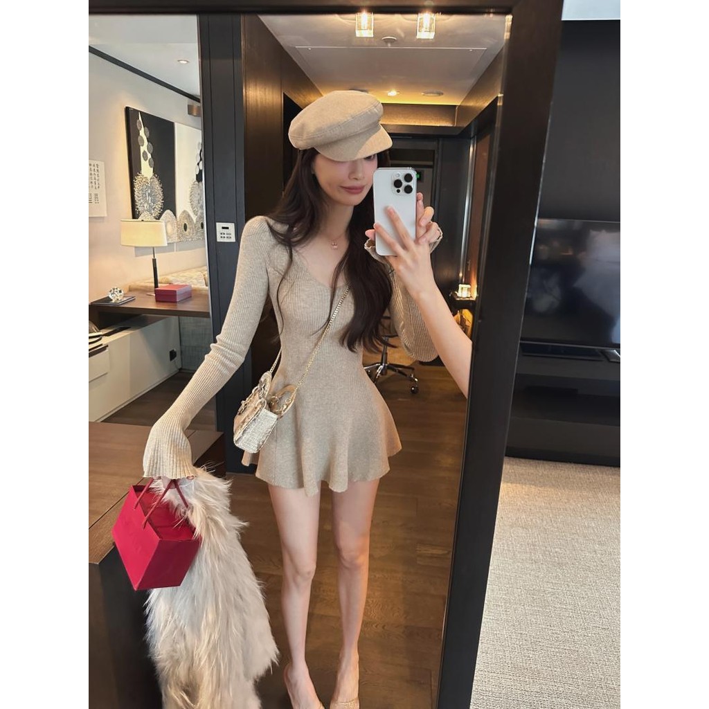 Mimiface กระโปรงสั้นเก็บเอวเข้ารูปเรียบหรูชุดเดรสคอวีสำหรับผู้หญิงต้นฤดูใบไม้ร่วง in ใส่ด้านในใส่แล้วดูผอมรุ่นใหม่ถัก g0ei