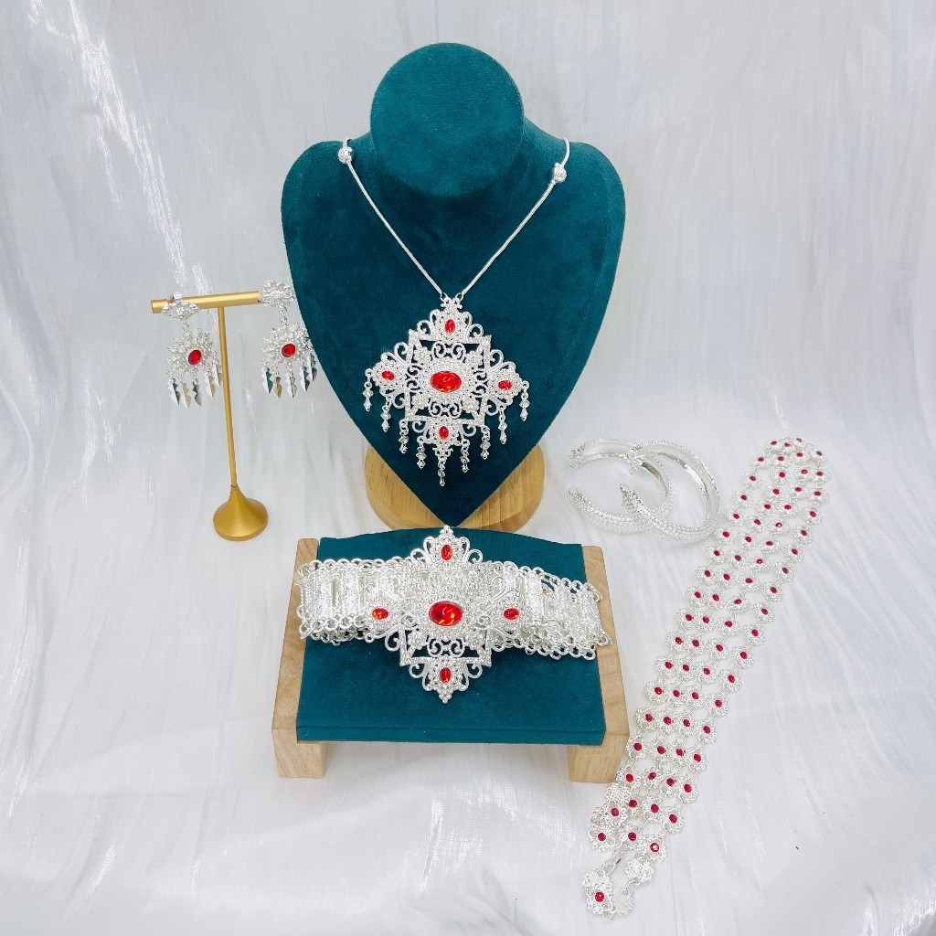 ชุดสร้อยคอเด็ก สีเงิน เครื่องประดับไทย สวมใส่กับชุดไทยและนางรำ ลอยกระทง เทศกาล