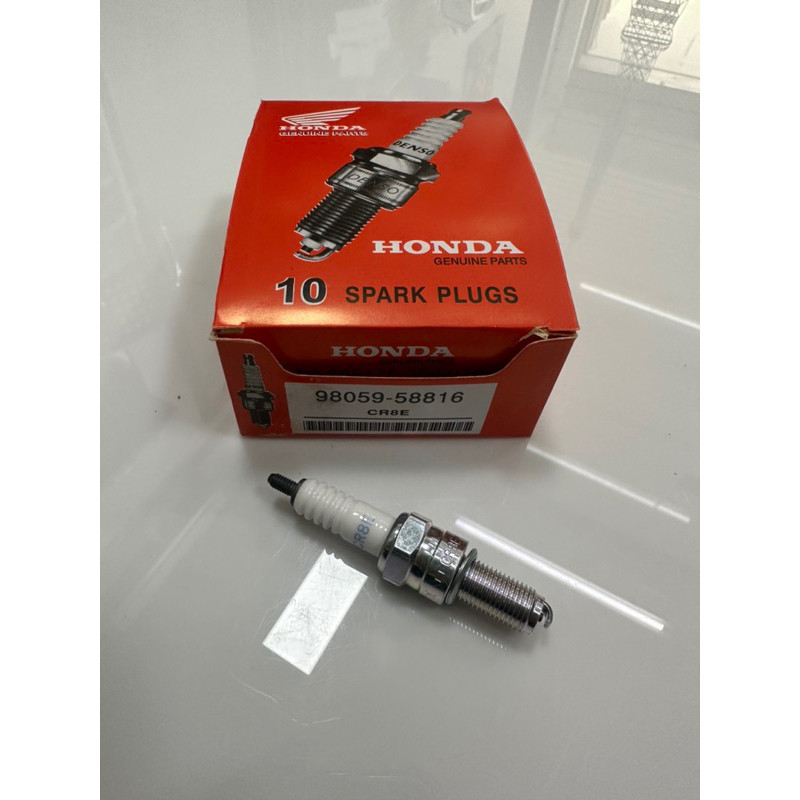 หัวเทียนรถมอเตอร์ไซค์ หัวเทียนเครื่องตัดหญ้า CR8E