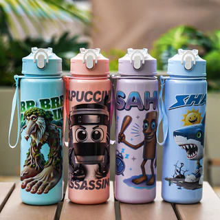 ☕️tungtung รูปแบบการ์ตูน น่ารัก กันรั่ว ขวดน้ำสำหรับเด็ก ขวดน้ําดื่ม ขายส่ง ความจุ 700ml เชือกสั้น+หลอดดูด ขวดน้ำแบบพกพา