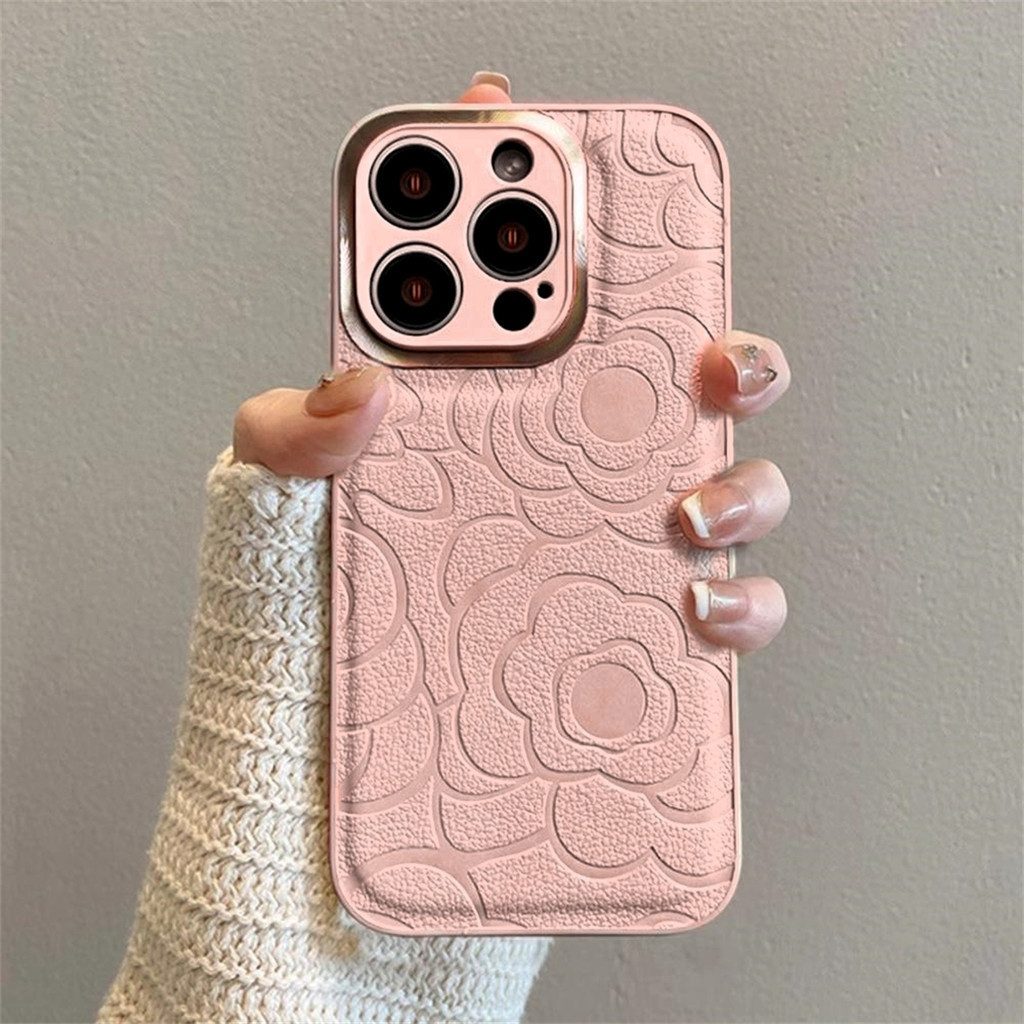 Camellia รูปแบบนูนโลหะเลนส์แหวนหนังเคสโทรศัพท์สําหรับ IPhone 15 Pro Max 11 12 13 14 Pro Max ซิลิโคนอ่อนนุ่มกันกระแทก