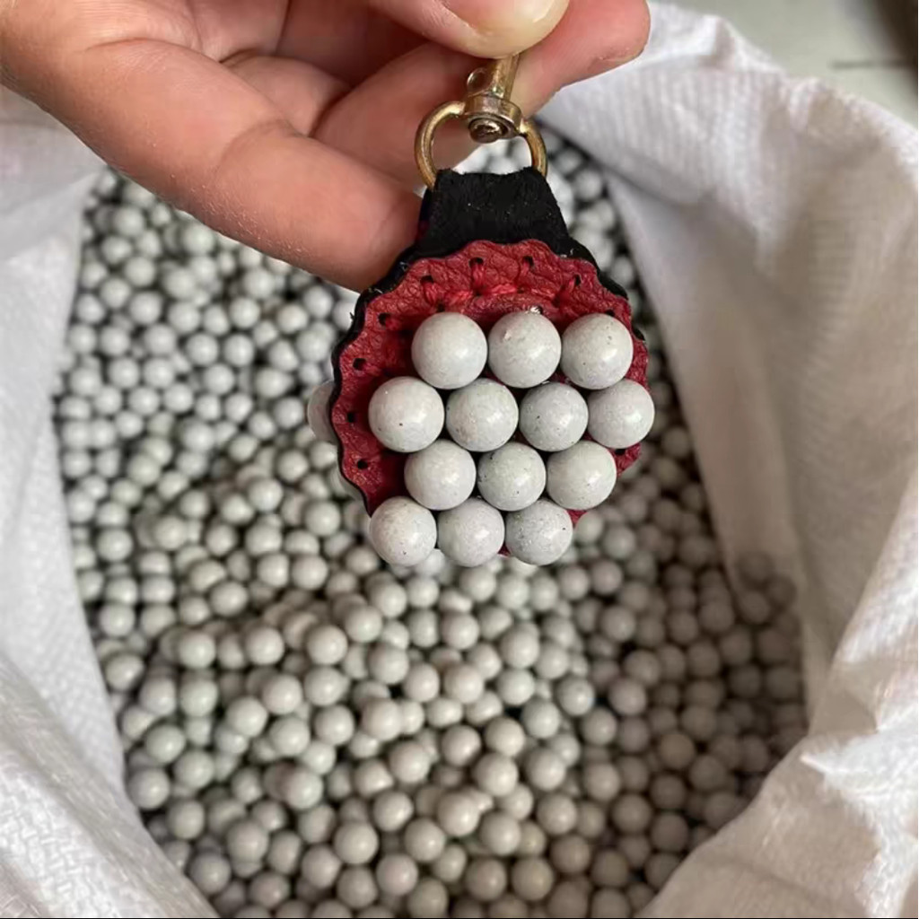 เม็ดดินเผา ผสมผงเหล็ก 1 กิโลกรัม มี 2 ขนาดโดยประมาณ +-0.5M หนังกะติ๊ก ลูกหนังสติ๊ก เวียดนาม หนังสะติ๊ก หนังสติ๊กจีน - รูปที่ 3