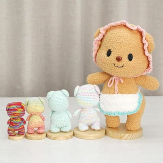 ฐานวางตุ๊กตาถัก พร้อมเข็มในชุด ฐานไม้สน