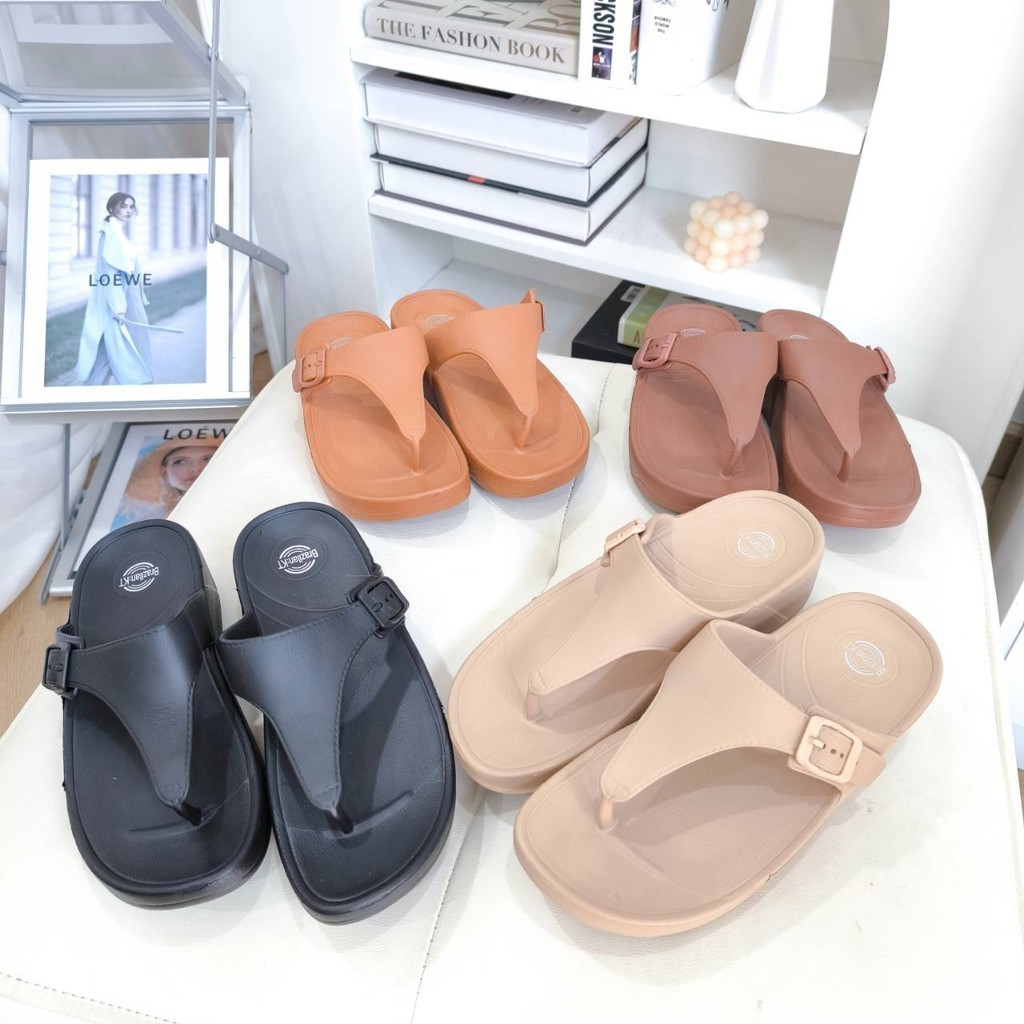 Nice 2 feet u พร้อมส่งใน24 ชม 7369-3 รองเท้าแตะเสริมส้น 4.5ซม รองรับน้ำหนักรับส้นเท้าได้ดี  รองช้ำ