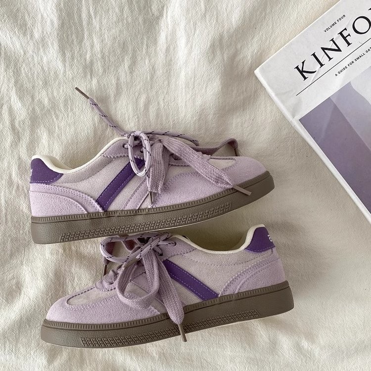 แฟชั่นย้อนยุครองเท้ากีฬาลำลองนักเรียนกันลื่นและทนต่อการสึกหรอฤดูใบไม้ร่วงใหม่ทุกวันสวมใส่สบายรองเท้าสีขาวน้ำหนักเบารองเท้าผ้าใบโรงงานราคาขายส่ง