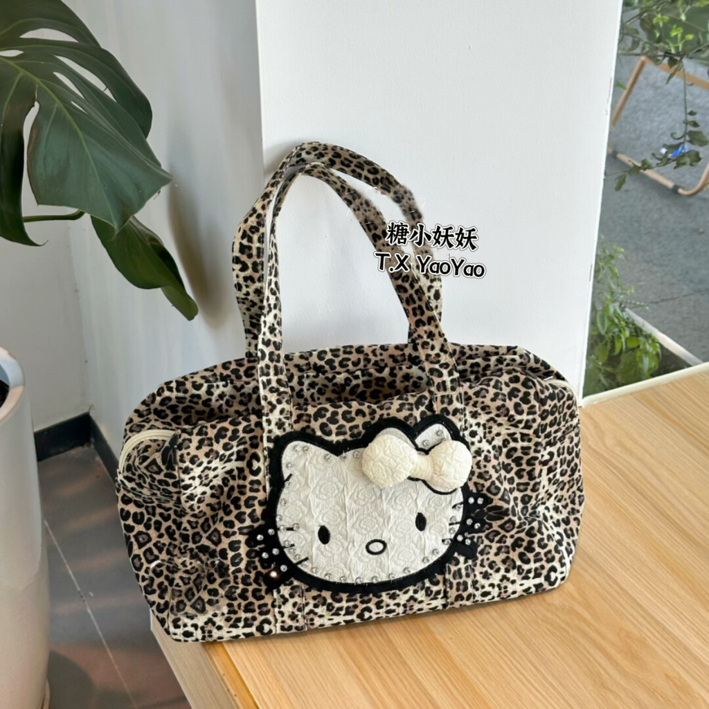 เสือดาวพิมพ์ kitty Cat กระเป๋าสะพาย Tote Bag กระเป๋าผ้าใบ Niche กระเป๋ายุคกลางกระเป๋าหญิงขนาดใหญ่ความจุ Retro Hot Girl Harajuku