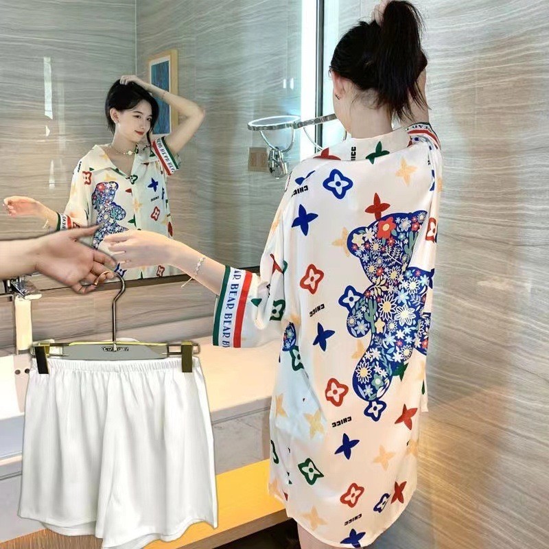 2025 ฤดูร้อนอินเทอร์เน็ตคนดัง High-End ผ้าไหมน้ําแข็งแขนสั้น Nightdress ผู้หญิงขนาดใหญ่เซ็กซี่เสื้อชุดนอนสาวกางเกงขาสั้น