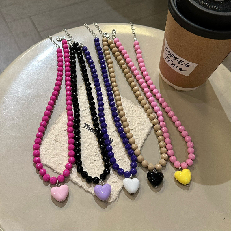 สร้อยจี้หัวใจ ทำจากลูกปัด  สร้อยคอรูปหัวใจอะคริลิก   พร้อมส่ง