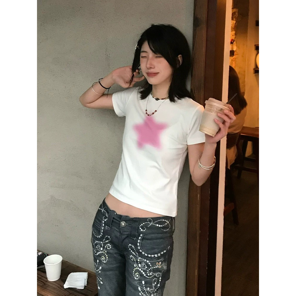 🌟ส่งจากไทย✨ เสื้อยืดแขนสั้นพิมพ์ลายดาวสีชมพู เสื้อตัวบนอเนกประสงค์สำหรับผู้หญิงในฤดูร้อน ไอเทมที่ต้องมีเมื่อออกไปข้างนอก - รูปที่ 2