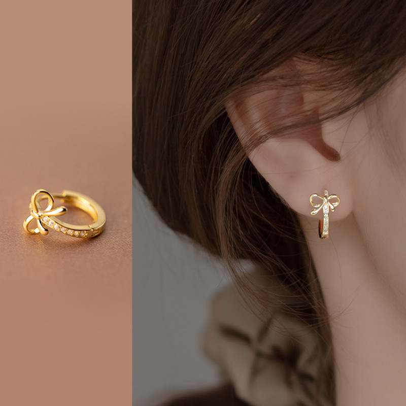 Hollow Out Lines เพชร Studded Bow Hoop ต่างหูสําหรับผู้หญิงเจาะต่างหูชุดเด็กต่างหูทองชุดทุกวันสไตล์หวานอุปกรณ์เสริมเครื่องประดับ