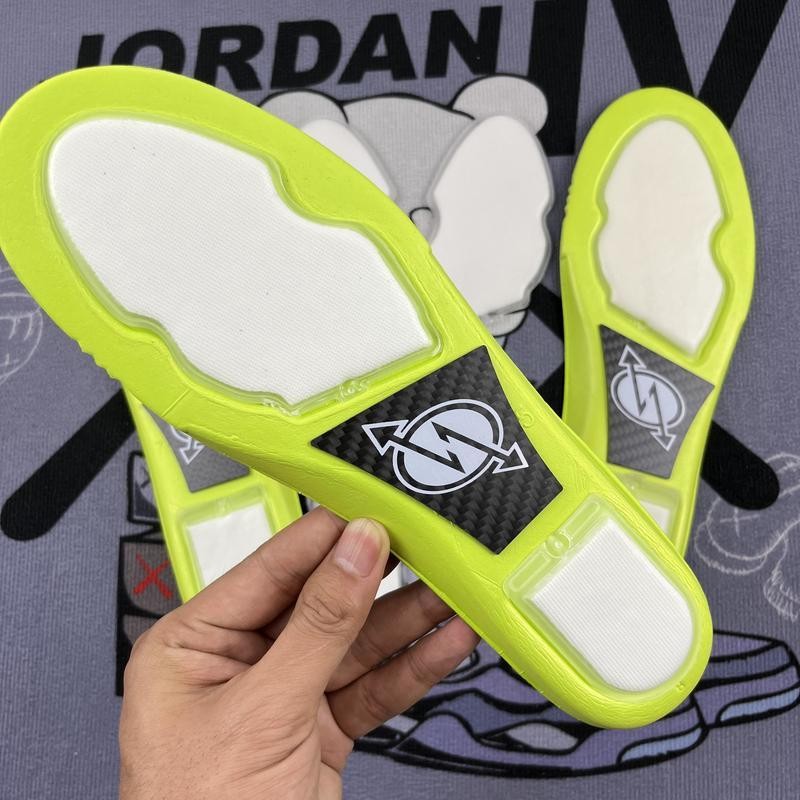แผ่นคาร์บอนประสิทธิภาพสูงป้องกันแรงบิดบาสเก็ตบอลจริง ZOOM AIR Cushion shock insoles เออร์วิง GT CUT Kobe AJ1