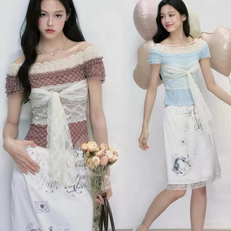 Jayleen Outfit : Coquette Dream Top เสื้อปาดไหล่ลูกไม้ ผูกโบว์หน้า สไตล์เกาหลี