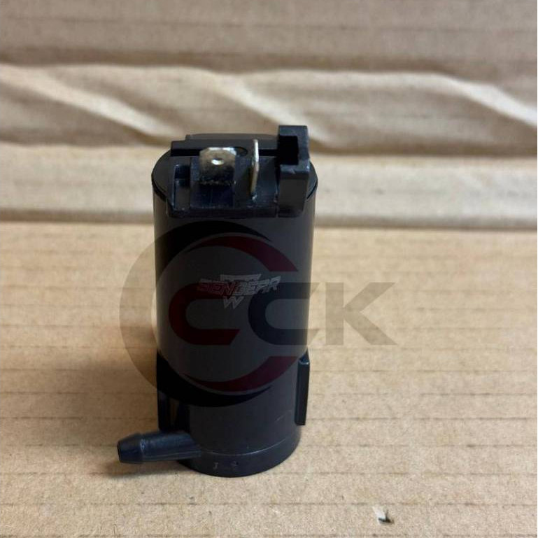 TOYOTA LITEACE VAN KM36 / YM31 1985 - 1998 YEAR WINDSHIELD WIPER TANK MOTOR / WASHER TANK MOTOR 100 