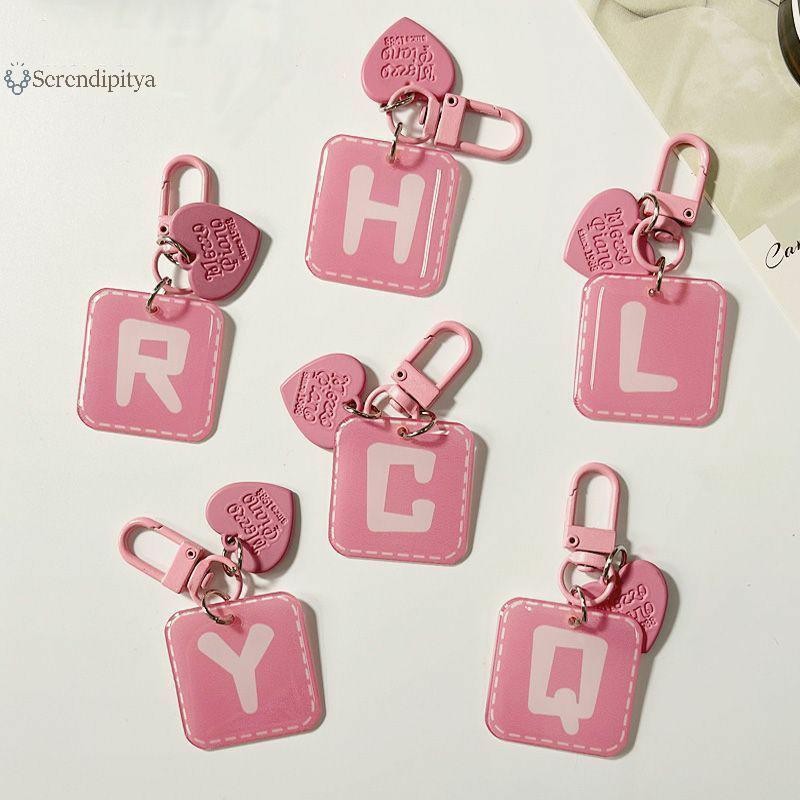 SEE สีชมพู 26 ตัวอักษรแขวนออกแบบพวงกุญแจผู้หญิง Charm เครื่องประดับสไตล์ประณีตทุกวันสวมใส่ AZ พวงกุญแจ TH