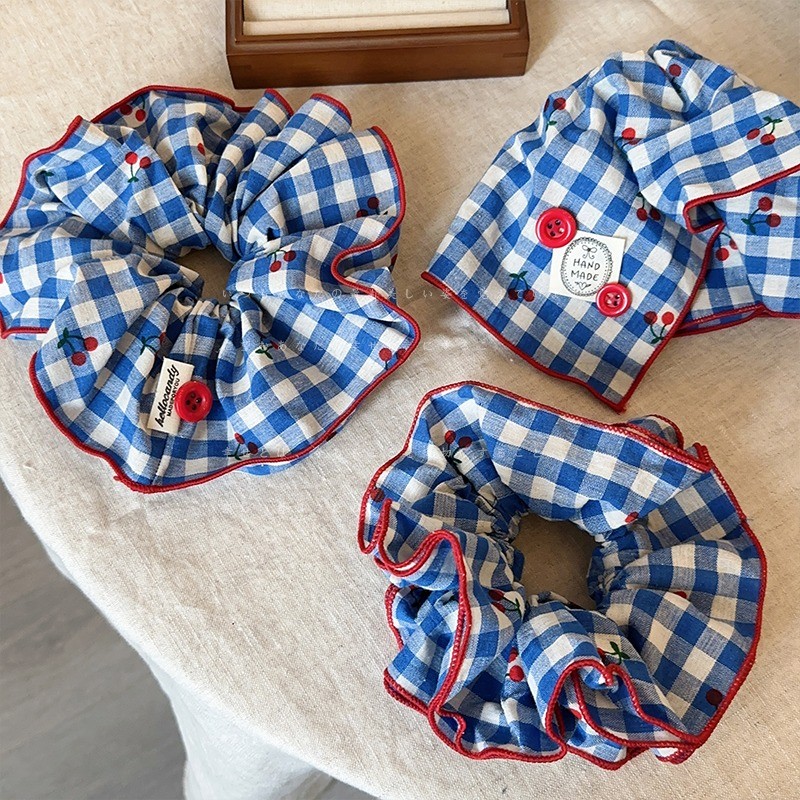 scrunchies สีฟ้าเชอร์รี่สำหรับผู้หญิง พร้อมใช้งานเป็นเครื่องประดับผมทันสมัย
