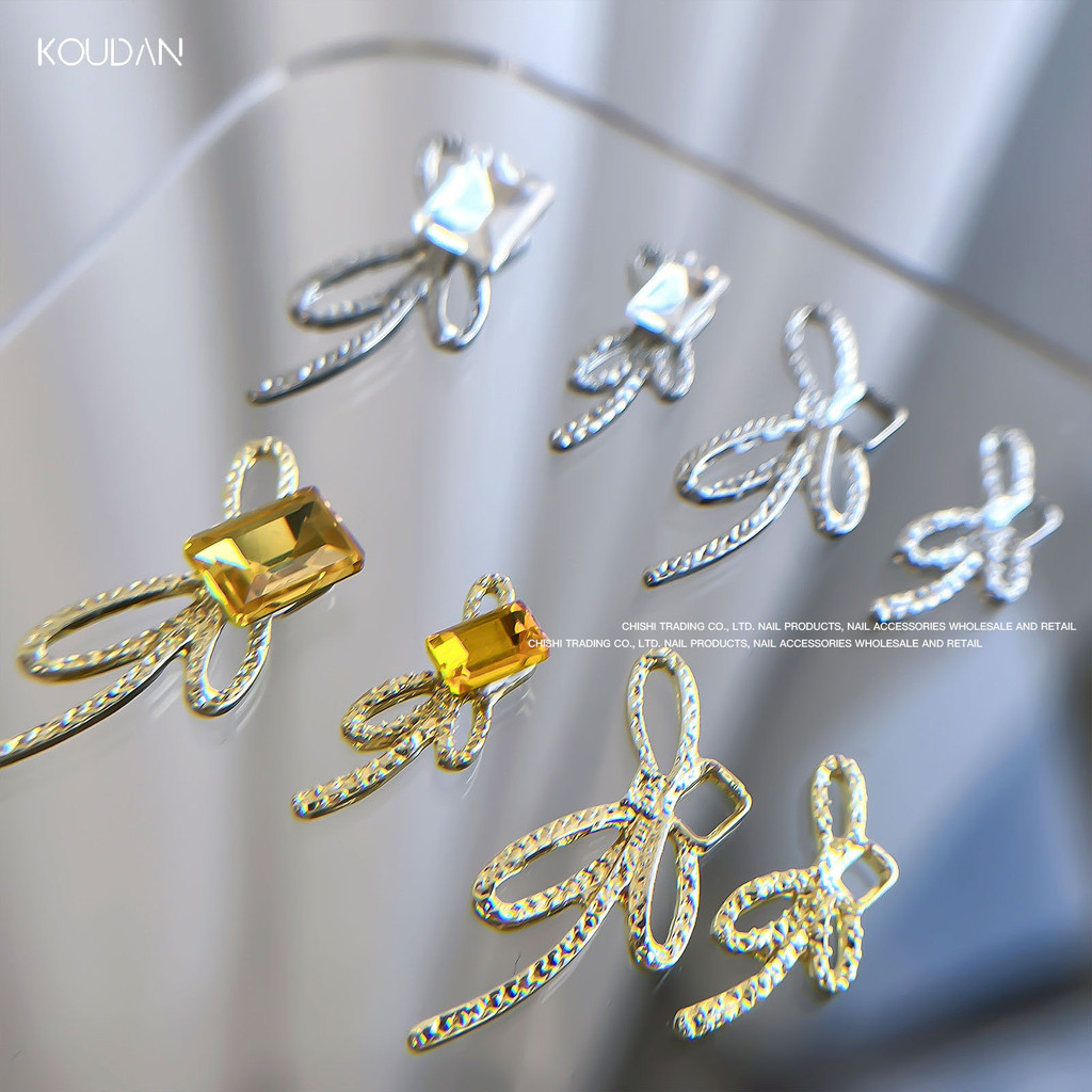 สติกเกอร์ตกแต่งเล็บเครื่องประดับเล็บ DIY เพชร Bowknot Square ปากฝัง 5 ชิ้น KOUDAN