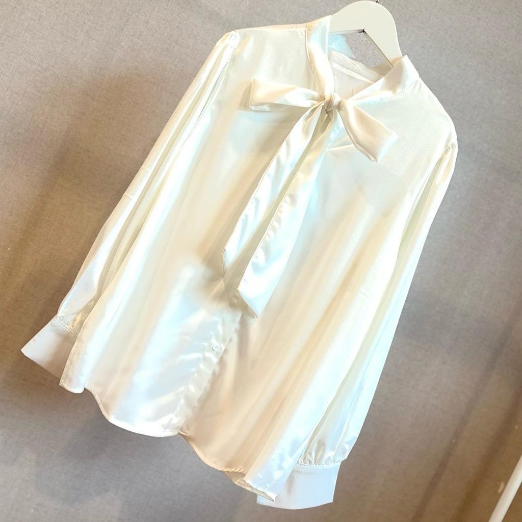 เสื้อเชิ้ตซาตินสีขาวคอโบว์