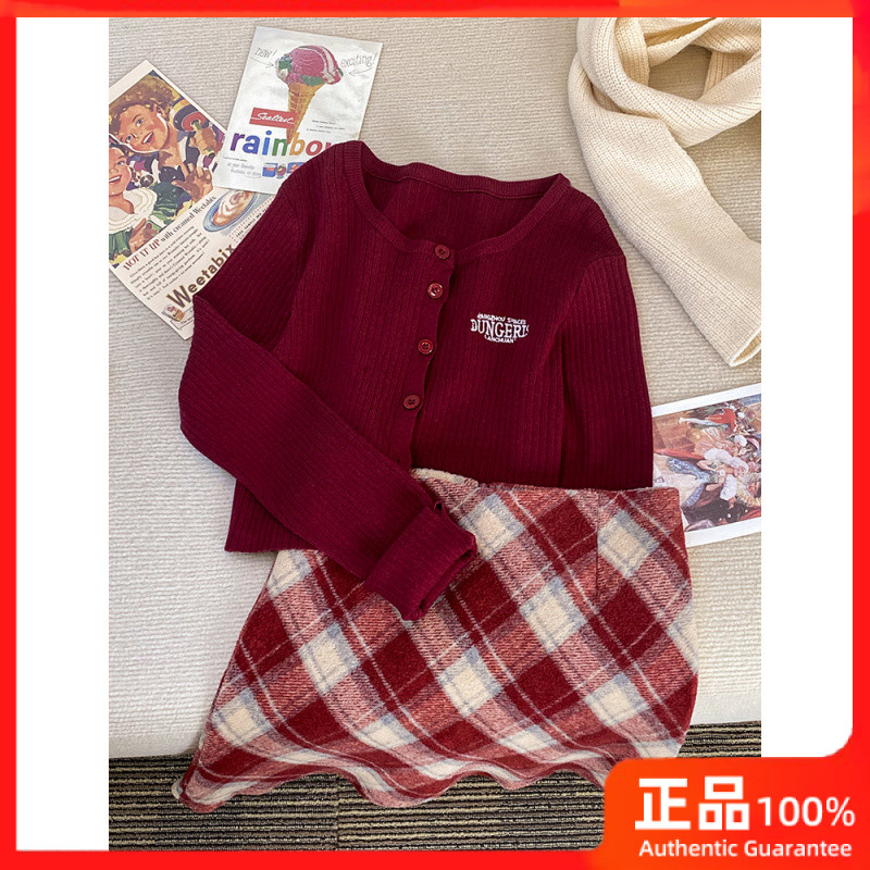 [Hmyy] จุด ~ ชุดคริสต์มาสและปีใหม่เสื้อคาร์ดิแกนถักสีแดงกระโปรงลายสก๊อตสีแดงชุดสองชิ้น