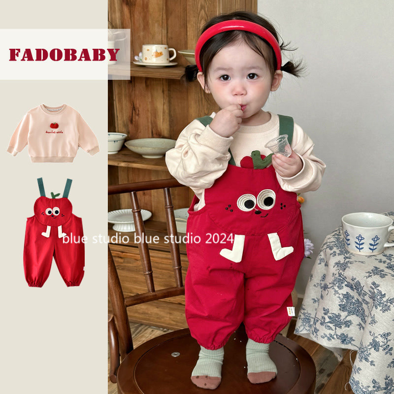 การ์ตูนแอปเปิ้ลเสื้อกันหนาวกางเกงแขวนชุดสองชิ้น ~ 2024 ใหม่สไตล์เกาหลีเด็กสไตล์ตะวันตกสาวฤดูใบไม้ร่วงสุดน่ารักสูท