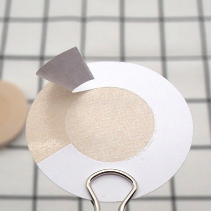 แผ่นแปะจุกนมที่ปิดจุกนมขายเป็นคู่ แผ่นแปะกระดาษสามารถใช้แล้วทิ้ง 