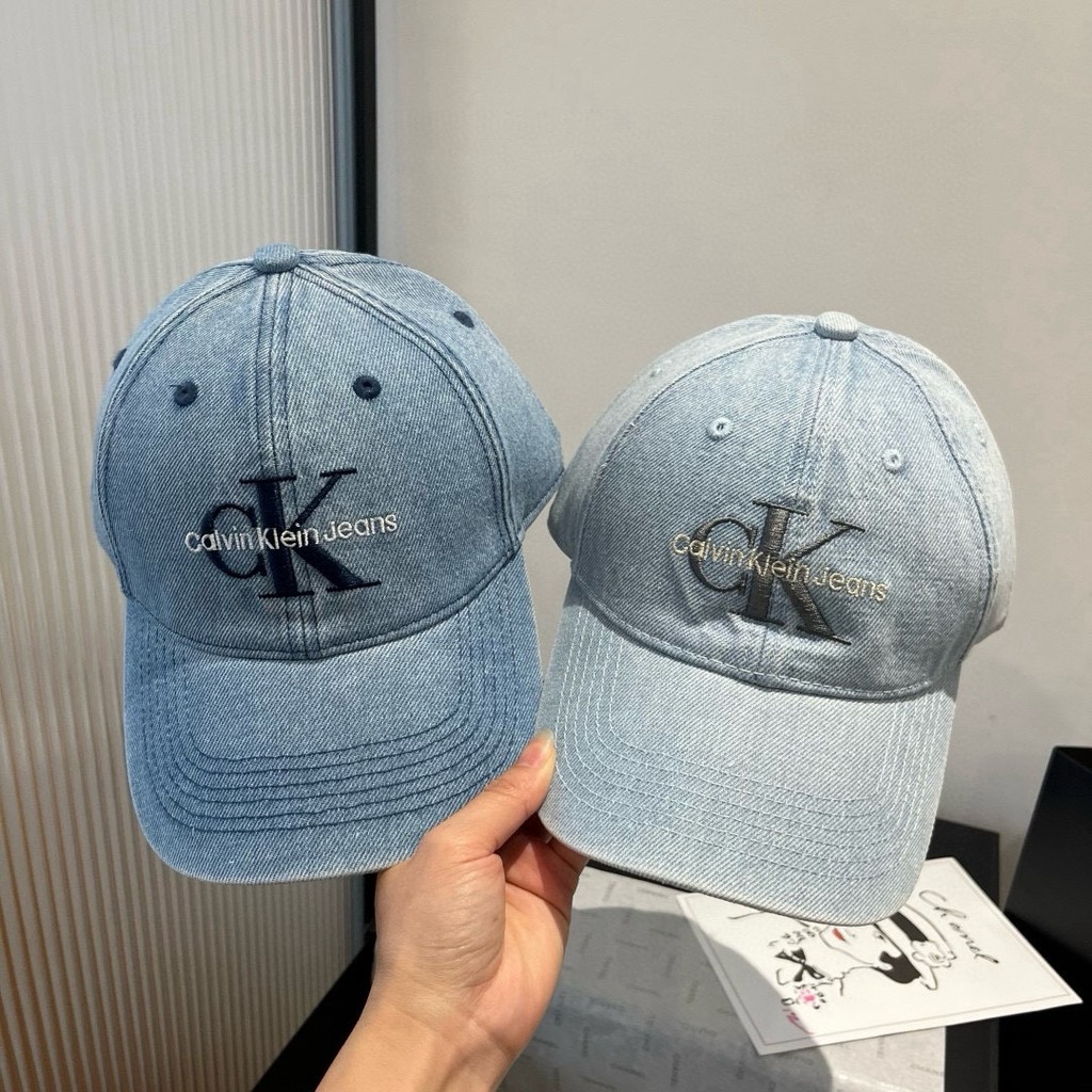 หมวกแก๊ปทรงใหม่ สไตล์ STREET WEAR ขนาดรอบศีรษะ 57 ซม.