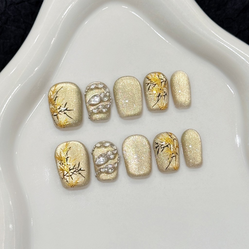 Yihe Original [Yutangchun] National Style Snake Bamboo Forest Yellow Cats Eye Short White Fake Nails