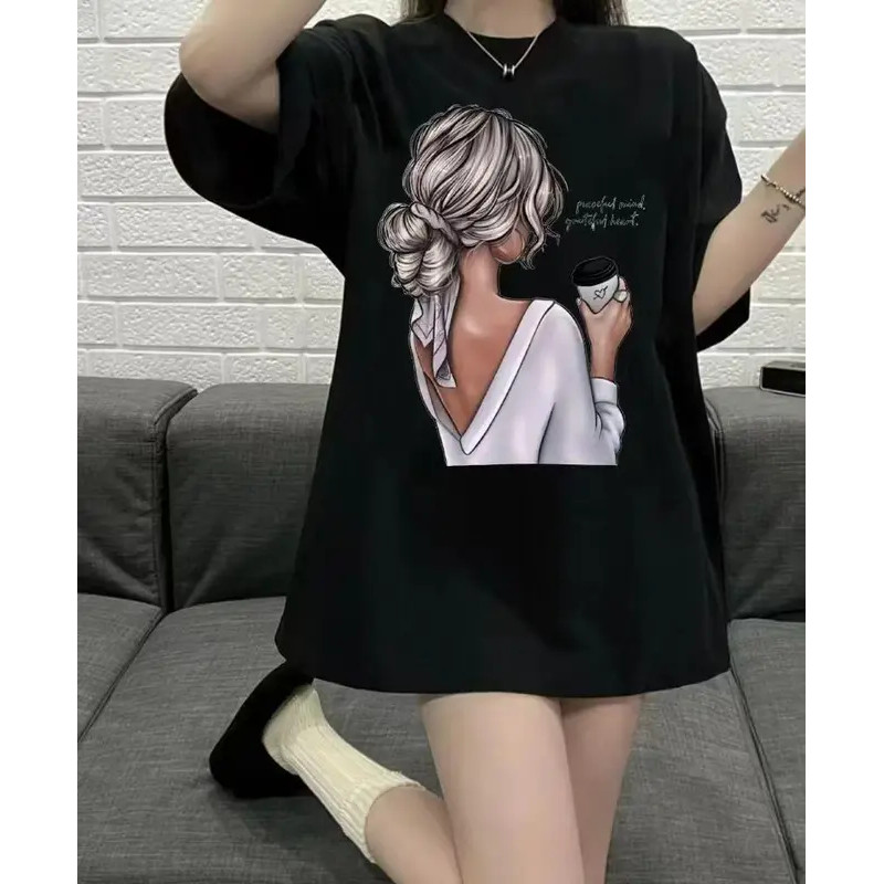 ผ้าฝ้ายบริสุทธิ์ 100% เสื้อOversized เสื้อคอกลมแขนสั้น สกรีนลายหญิงสาวสุดเก๋  ใส่ได้หลายโอกาส ได้ทุกเพศและทุกวัย