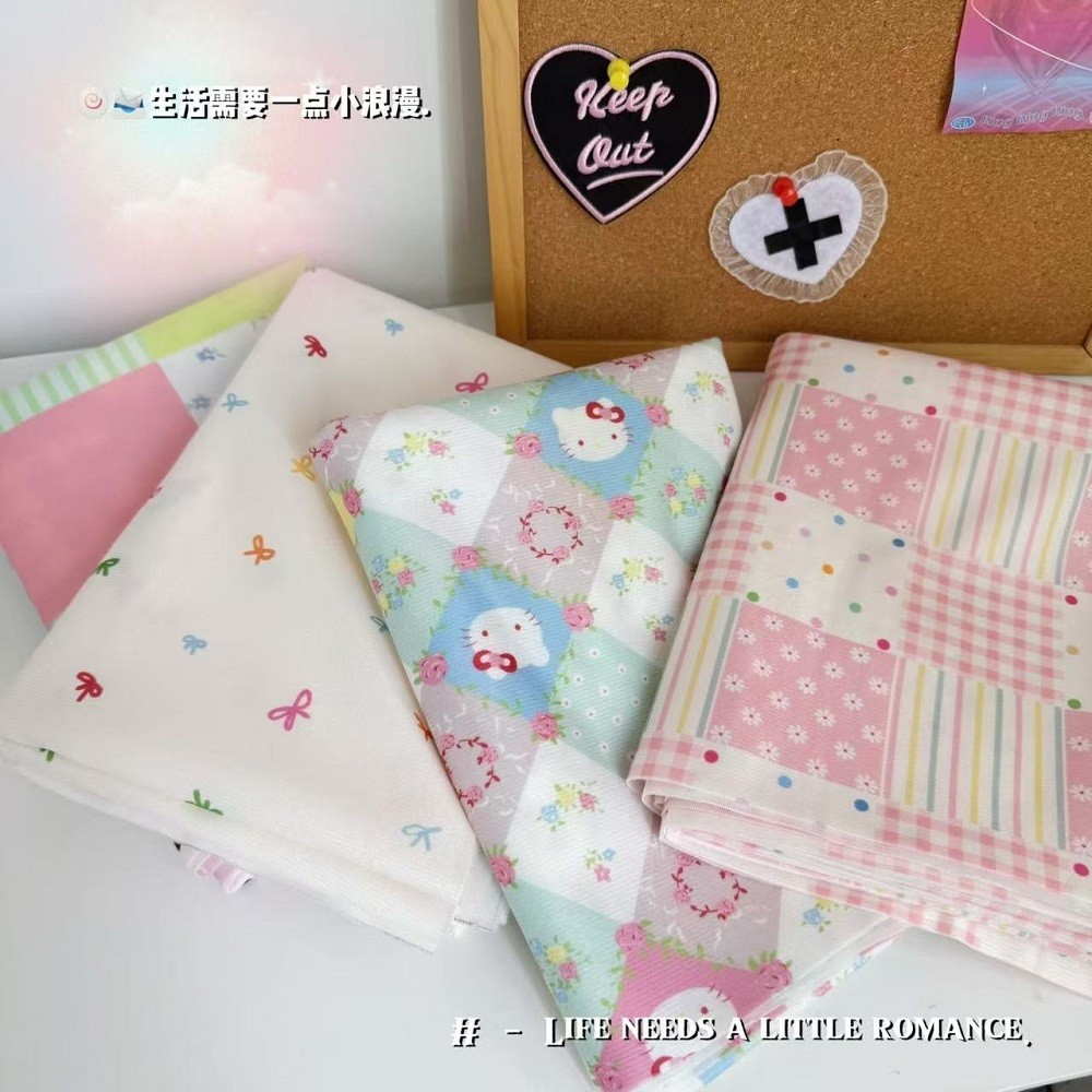 ผ้าปูโต๊ะ สไตล์ INS ใหม่ ดีไซน์ดอกไม้น่ารัก ลายคิตตี้และหัวใจผู้หญิง ผ้าพื้นหลัง เหมาะสำหรับตกแต่งบ้าน