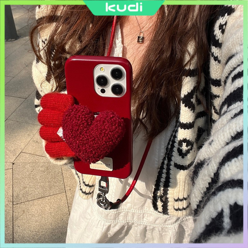 ปีใหม่สไตล์ตุ๊กตา Burgundy Heart Bracket iPhone12 Lanyard 15ProMax เหมาะสําหรับ Apple 14 เคสโทรศัพท์ 13
